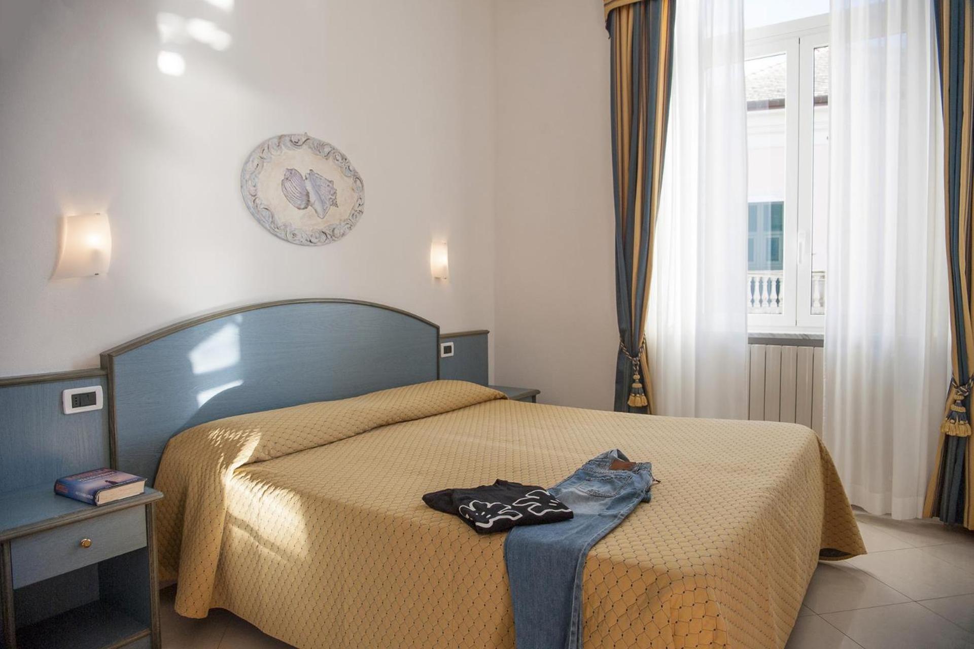 Hotel Villa Centa Varazze Buitenkant foto